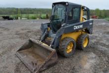 John Deere 318D Skid Steer