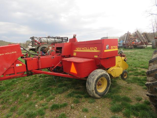 NEW HOLLAND 570 SQUARE BALER WITH HYDRAULIC