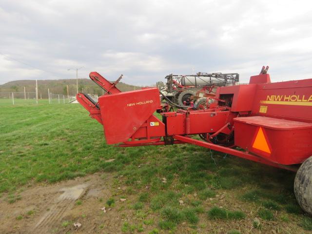 NEW HOLLAND 570 SQUARE BALER WITH HYDRAULIC