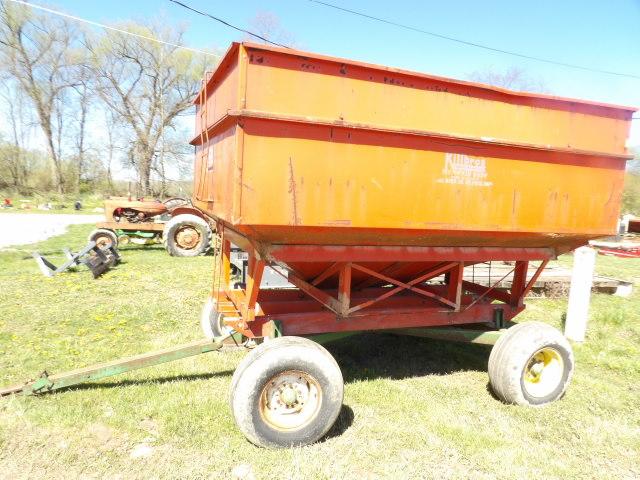 Killbros 350 Gravity Wagon On HD John Deere Running Gear, Bin Extensons, Ni