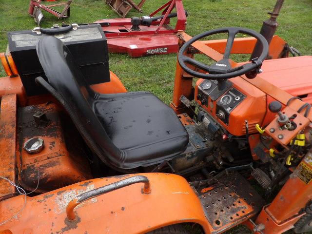 Kubota B9200 4wd Compact Tractor w/ BF350 Loader, Hydro, 523 Hours Showing,