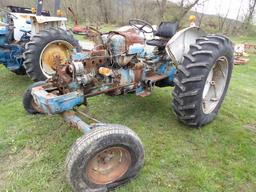 Ford 7000 Parts Tractor, Like New 16.9-38 Tires, Dual Power, Dual Remotes,