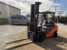 Totyota 5000lb. LP Forklift