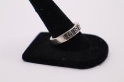 6.3 g. Sterling silver band size 8.5