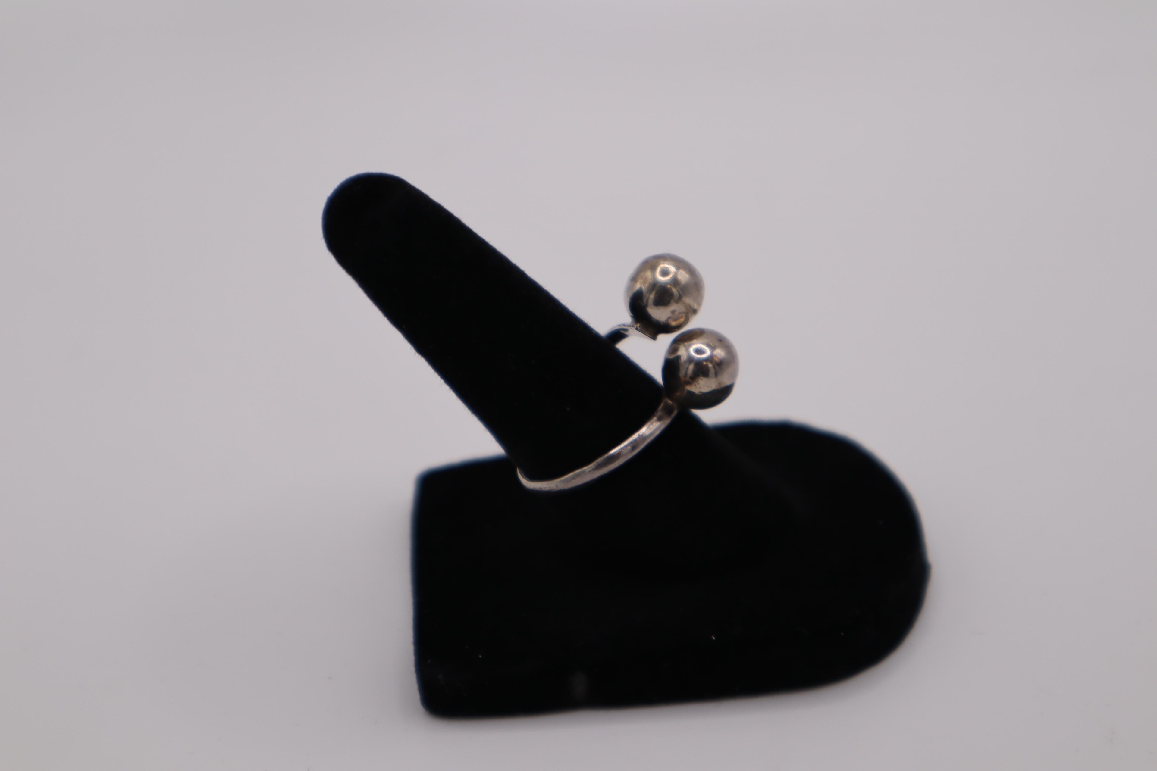 1.8 g. Sterling silver ring size 8