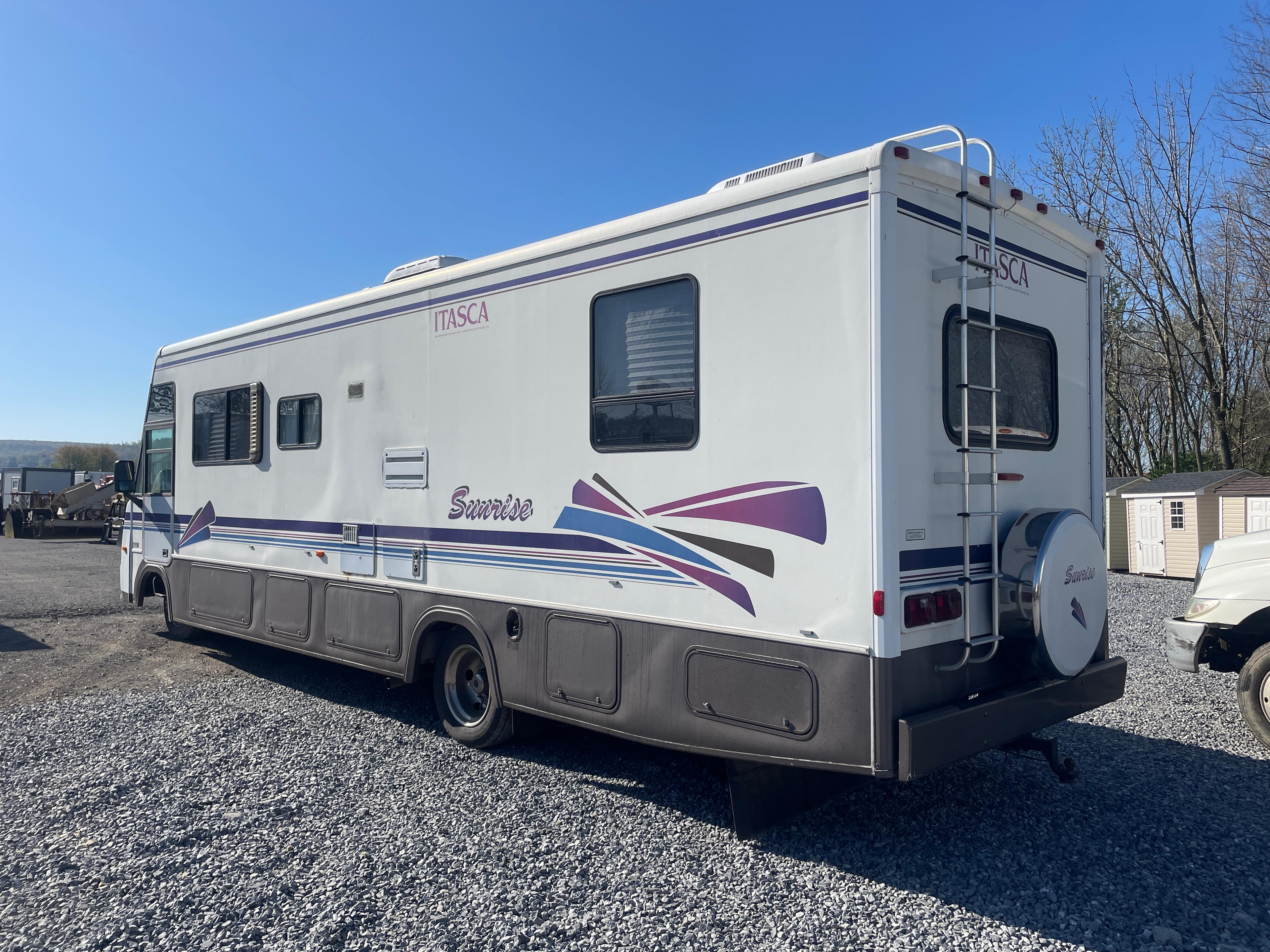 1997 Itasca 31' Camper