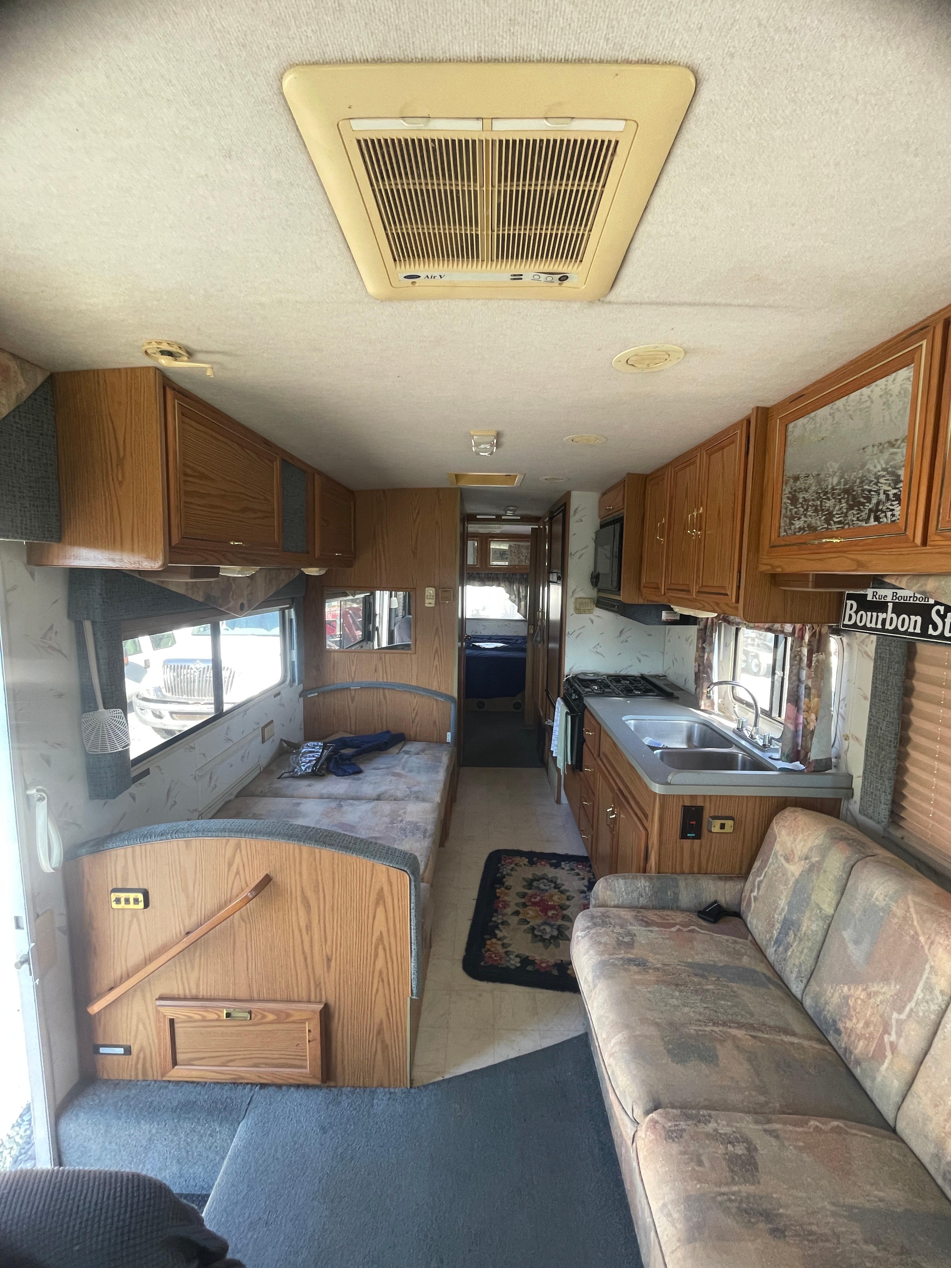 1997 Itasca 31' Camper