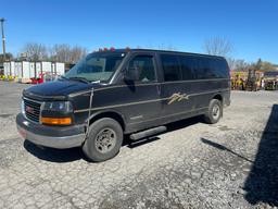 2005 GMC Savannah 3500 15 Passenger Van