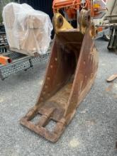 Cat 320 24" Excavator Bucket