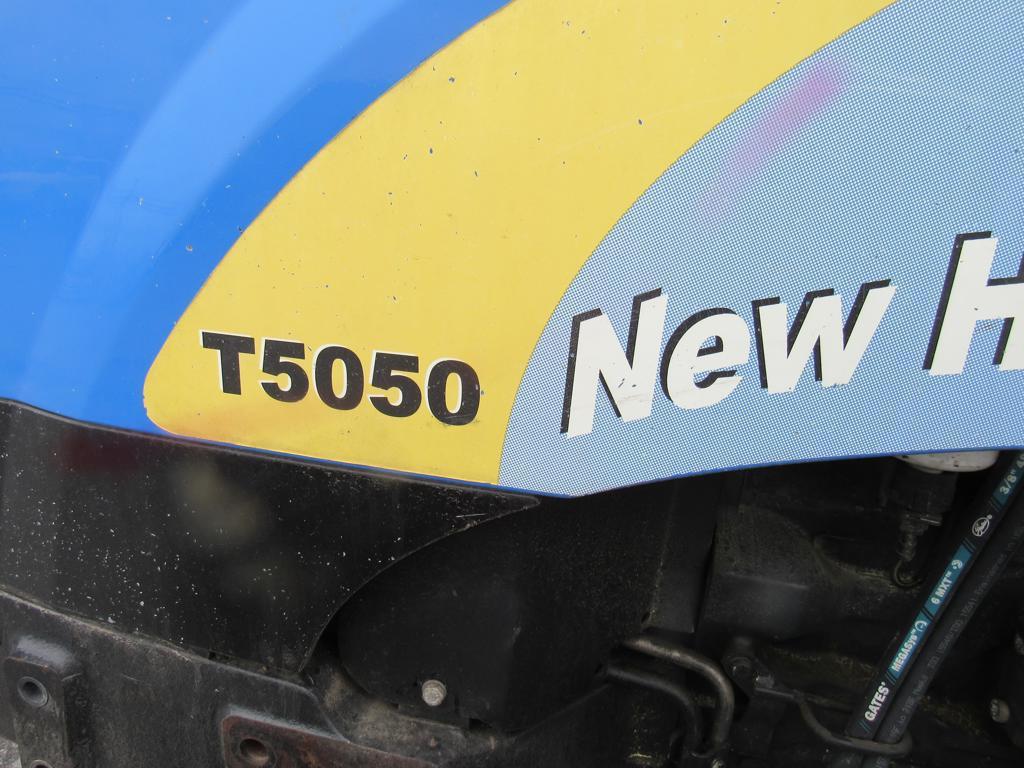 NH T5050 Tractor, 2WD, ROPS