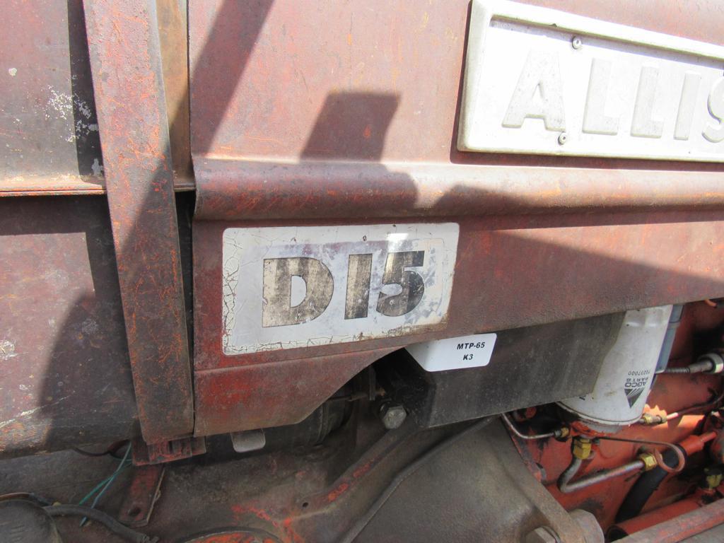 Allis Chalmers D15 Tractor w/Ldr & 2 Buckets