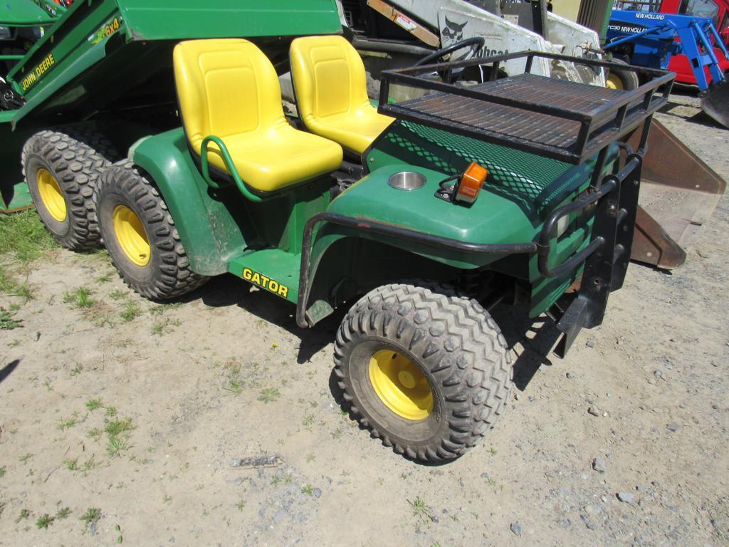 JD 6-Wheeled Gator