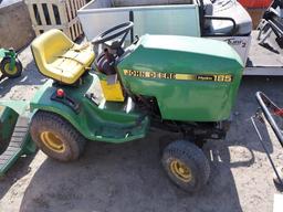 JD 185 Riding Tractor (non-running)