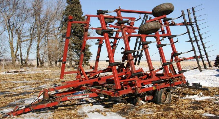 Case IH #4300 Field Cult.