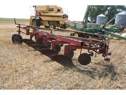 IH #700 5 Bottom Plow;