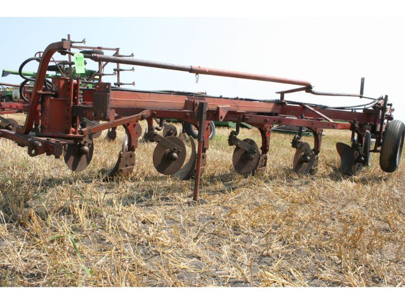 IH #700 5 Bottom Plow;