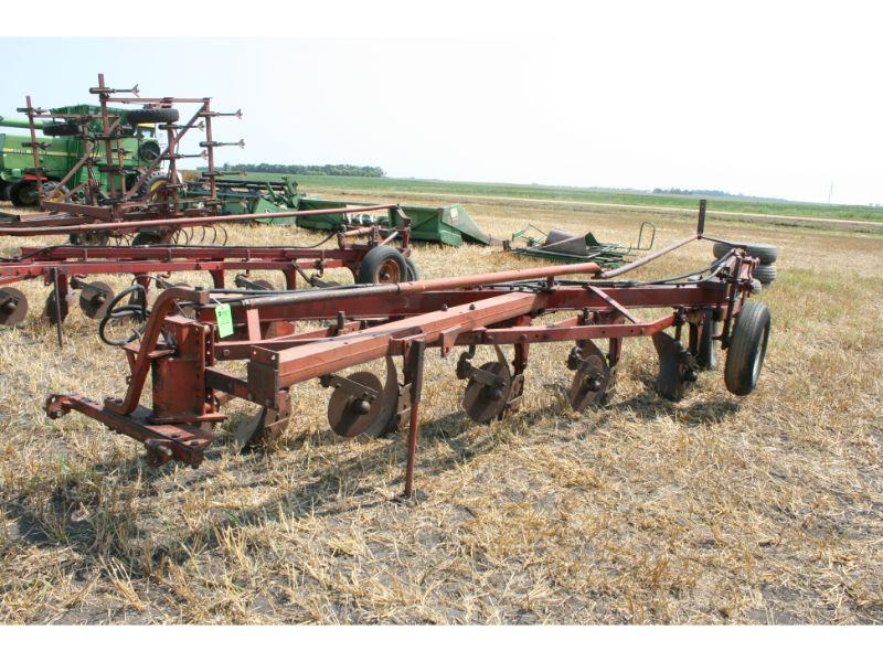 IH #700 5 Bottom Plow;