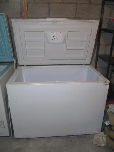 Amana Deep Freeze Model C70 Chest Freezer