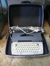 Smith Corona Electra 120 Vintage Electric Typewriter w/ Carry Case