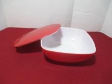 Pyrex 10" Convex Lidded Bowl