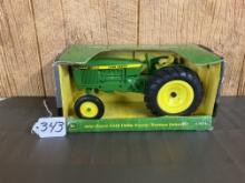 JD 2440 Utility Tractor