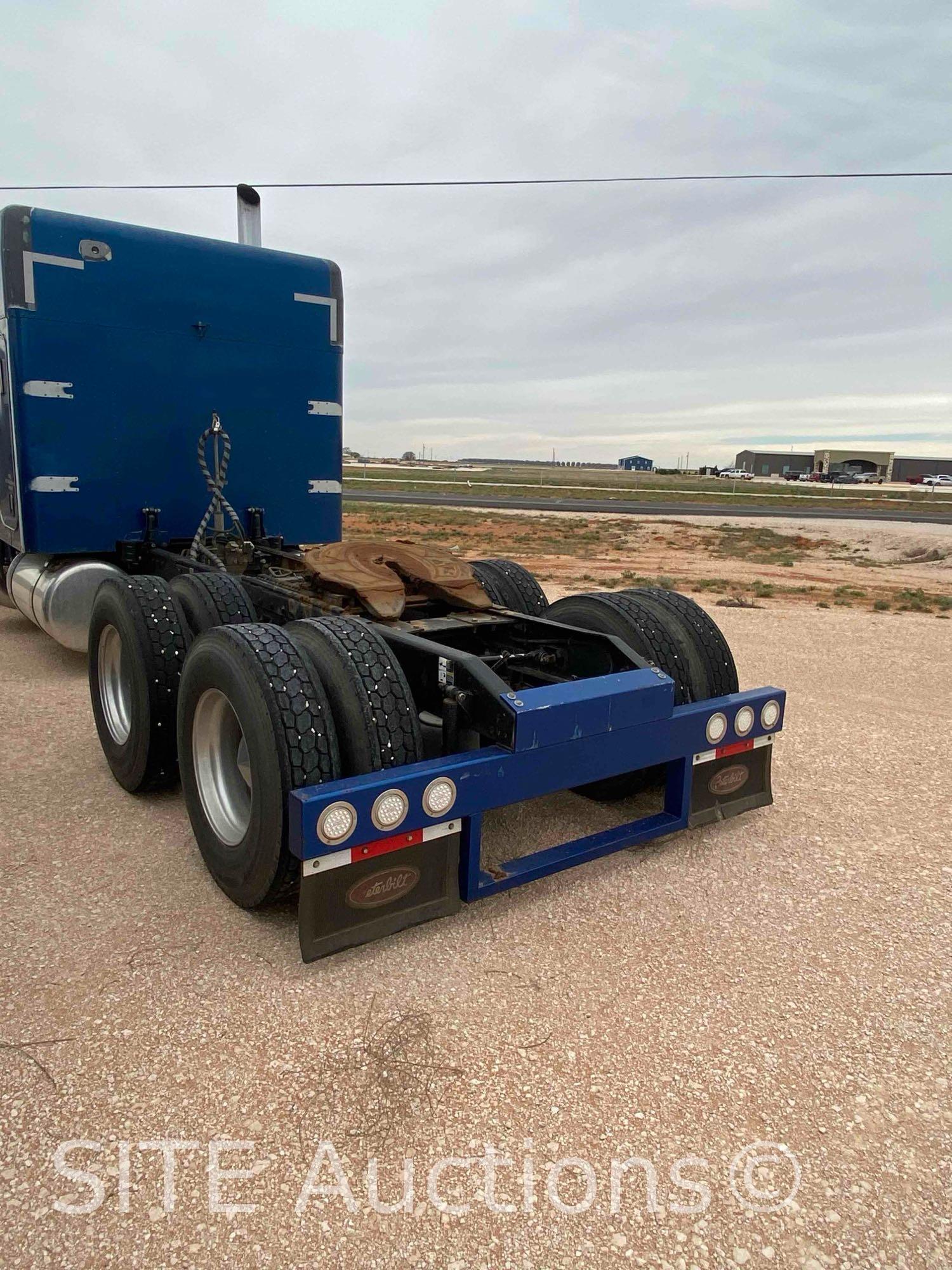 2005 Peterbilt 379 T/A Sleeper Truck Tractor