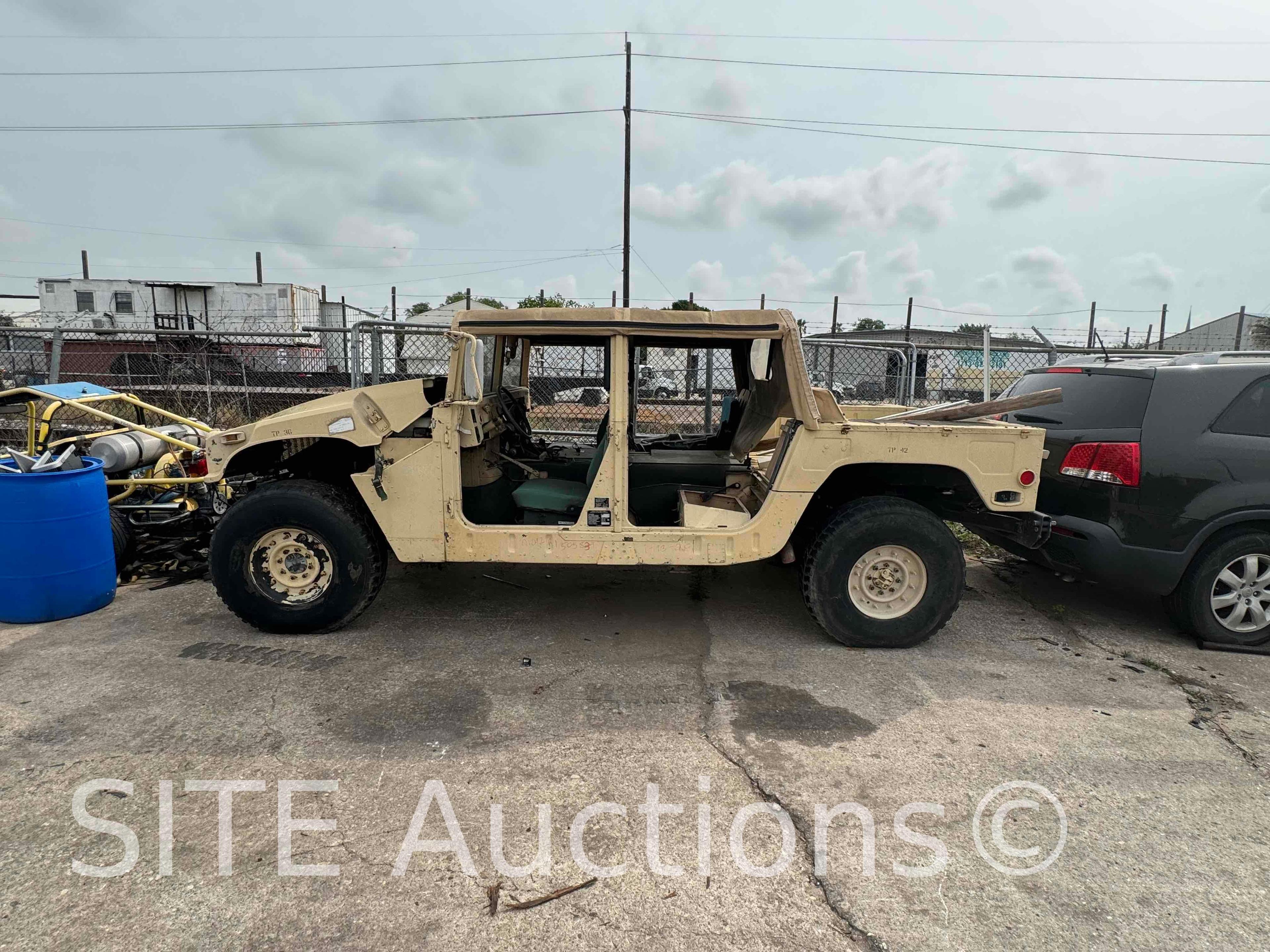 HMMWV M-1097R1 4x4 Military Truck