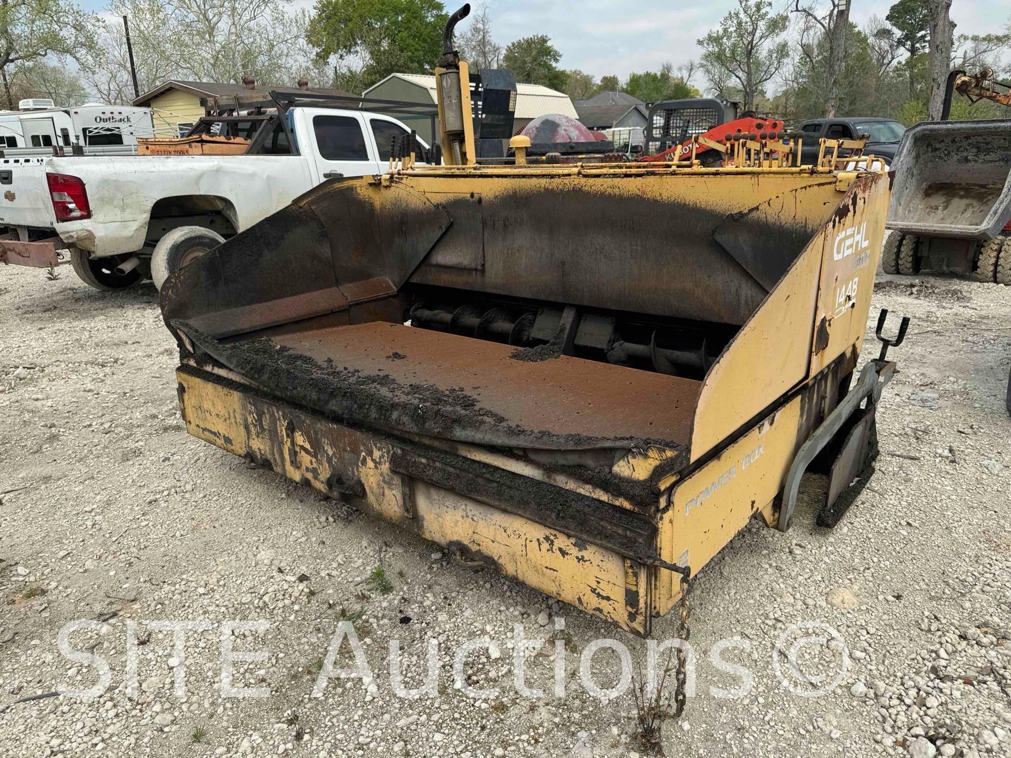 2001 Gehl 1448 Asphalt Paver