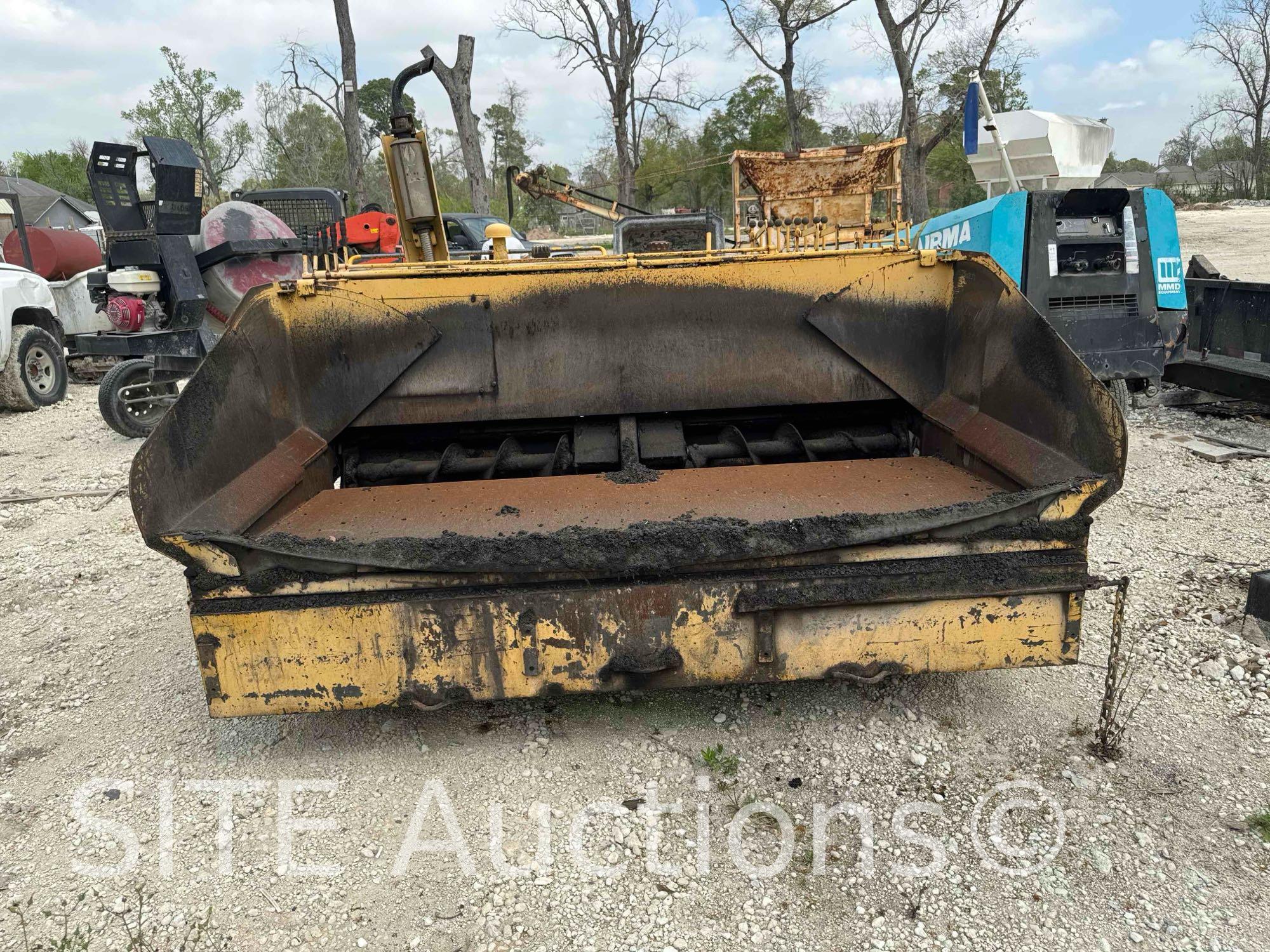 2001 Gehl 1448 Asphalt Paver