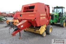 NH 644 Silage Special roud baler