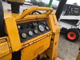 John Deere 555 crawler loader runs good