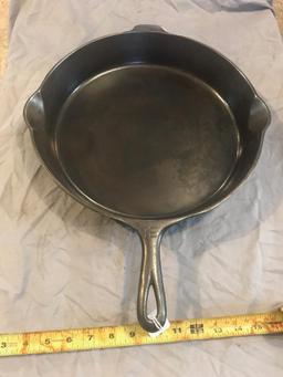 Griswold #12 Small Block Logo Cast Iron Skillet