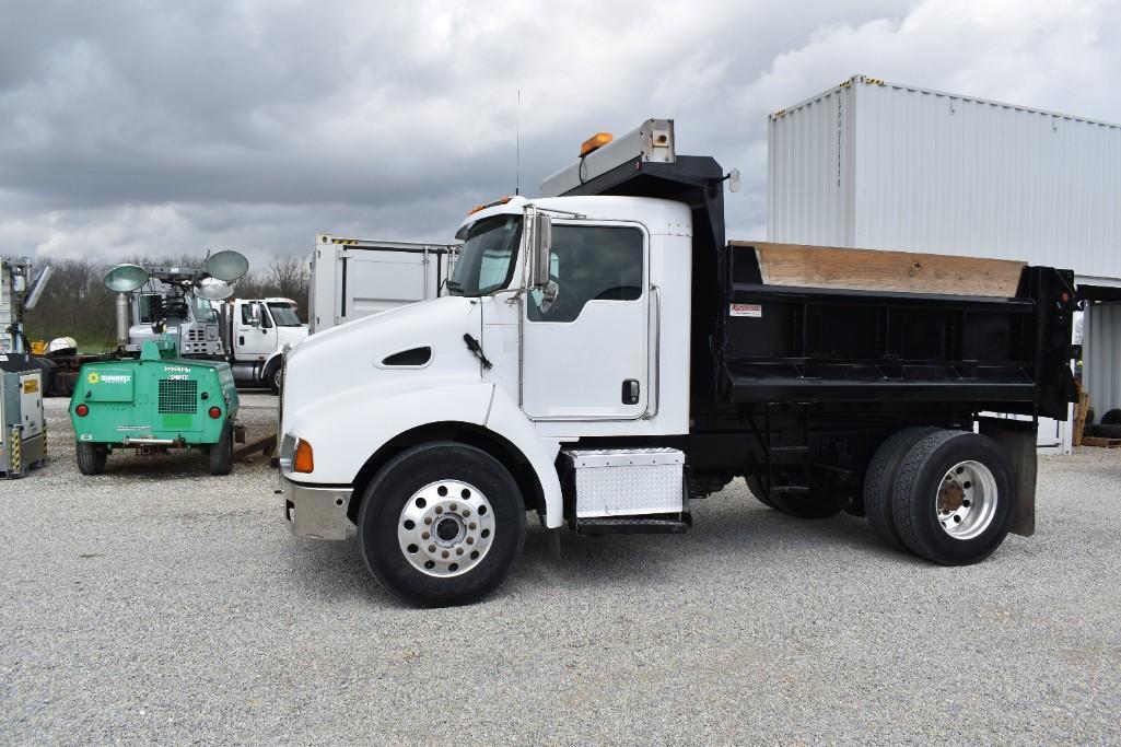 2005 KENWORTH T300 26241