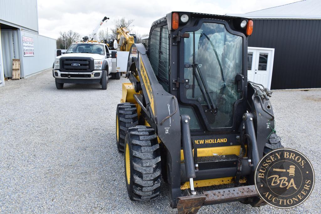 2014 NEW HOLLAND L225 26242