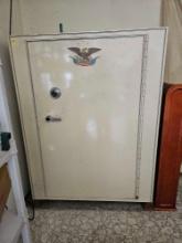 GUN SAFE WITH COMBINATION