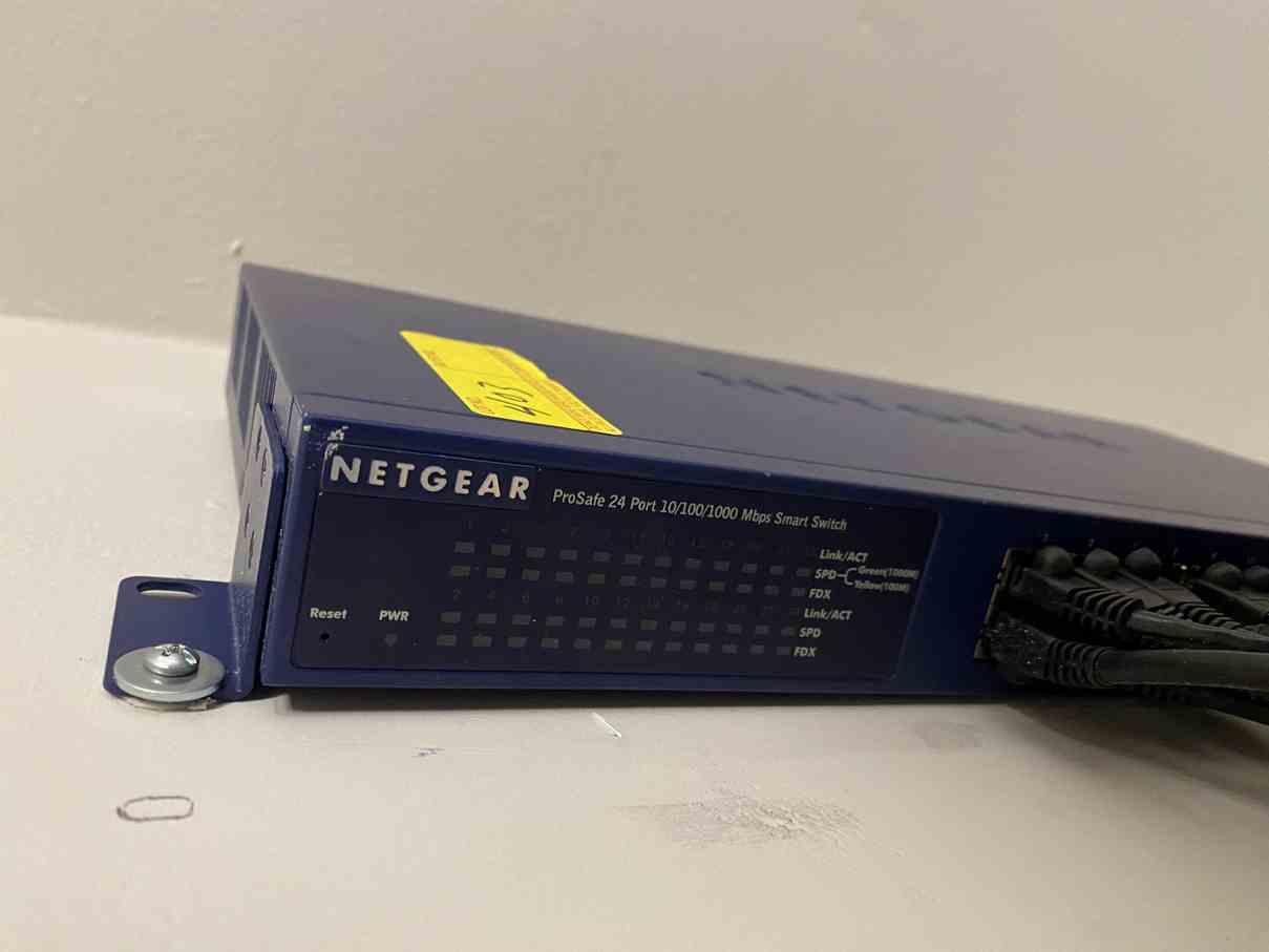 Netgear Pro Safe 24 Port Smart Switch