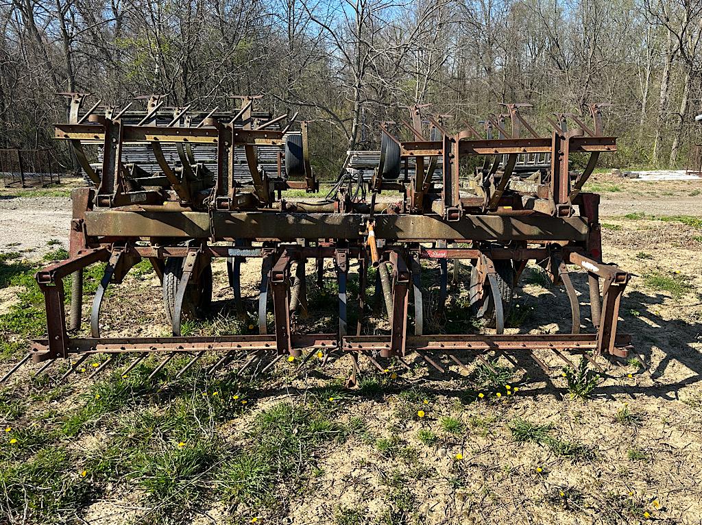 KEWANEE MODEL 270 FIELD CULTIVATOR