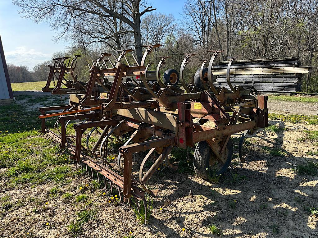 KEWANEE MODEL 270 FIELD CULTIVATOR