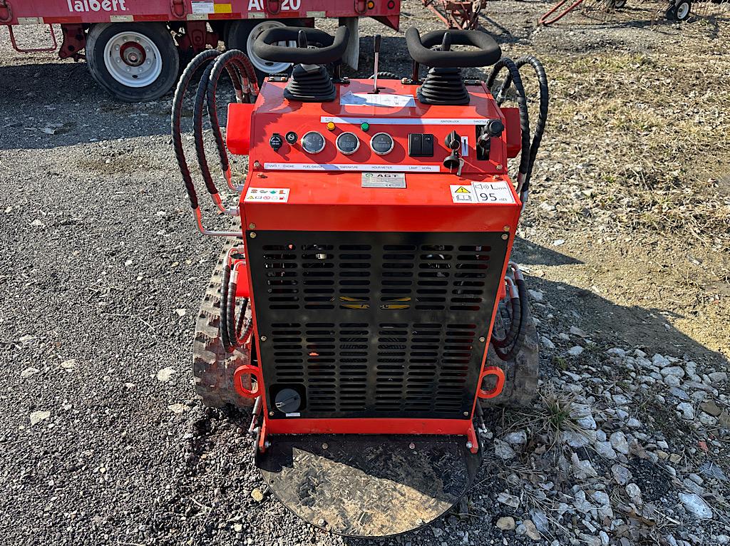 AGT INDUSTRIAL LRT23 TRACKED MINI SKID STEER