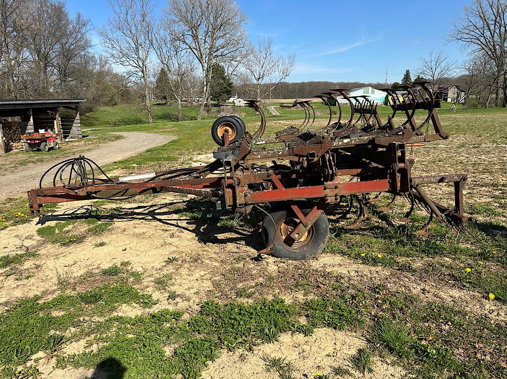 KEWANEE MODEL 270 FIELD CULTIVATOR