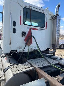 2004 Freightliner Day Cab