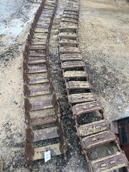 Steel skid tracks