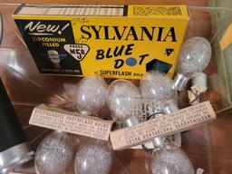Vintage Photoflash Light W/ Light Bulbs