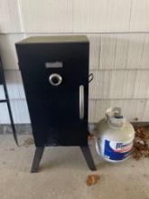 Char-Broil Smoker and Full Propane Tank