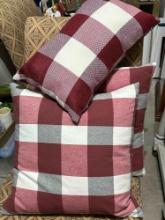Decorative Pillows - 2 Square..2 Rectangle