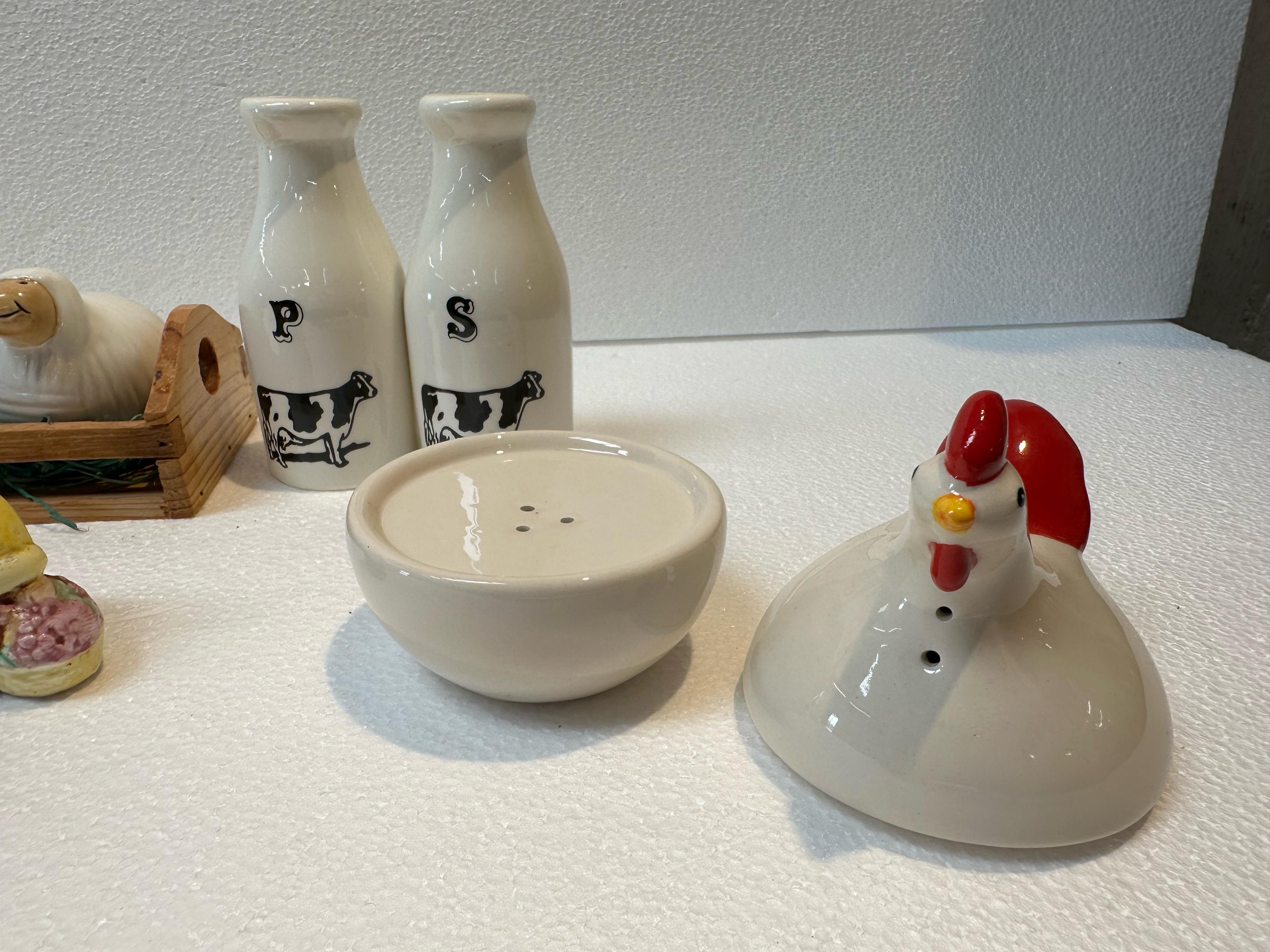 7PC VINTAGE SALT AND PEPPER SETS