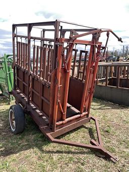 Portable cattle chute