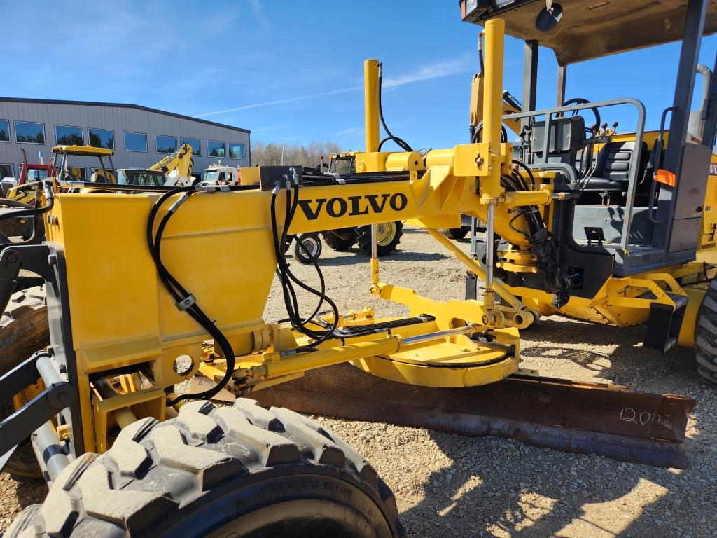 2004 Volvo G80 Mini Grader