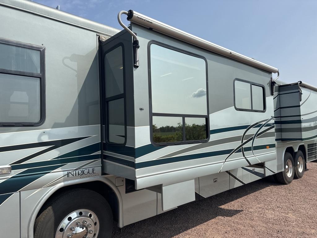 2004 Country Coach 42’ Intrigue Rv