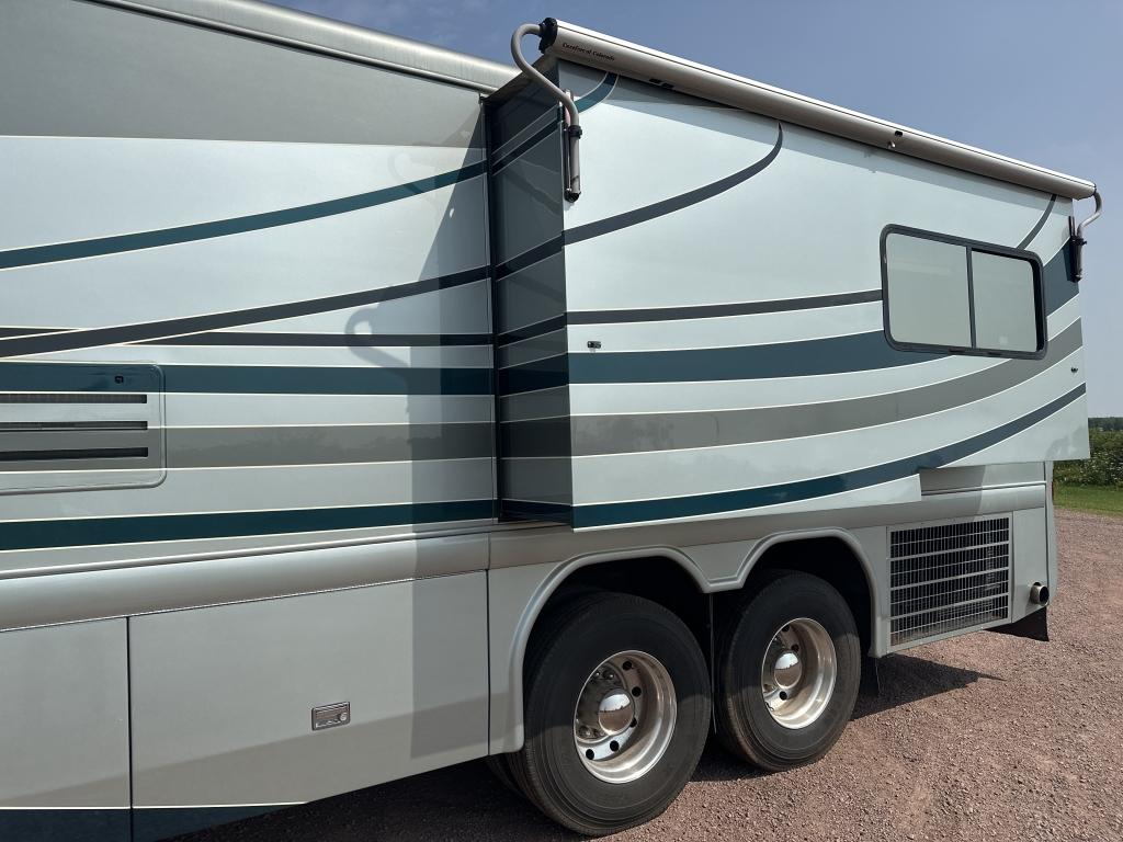 2004 Country Coach 42’ Intrigue Rv